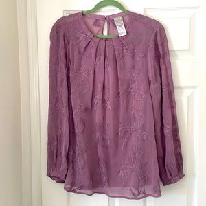 NWOT Chicos lavender embroidered blouse Chico’s size 2 = US 12/14